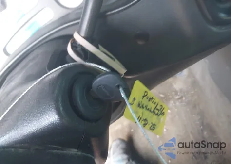 2004 Chevrolet Silverado 2500Hd Lt from USA, damaged, VIN 1GCHK23U84F204863